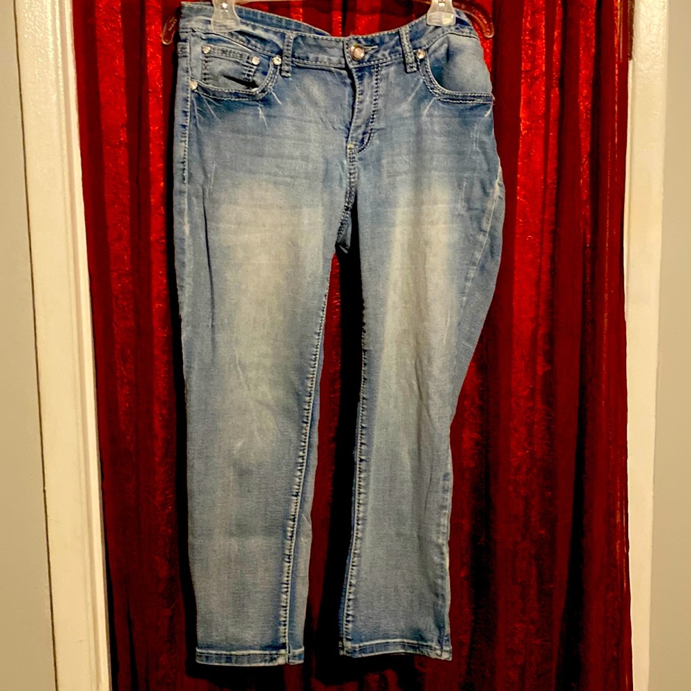 Apt 9 Women’s Capri Jeans